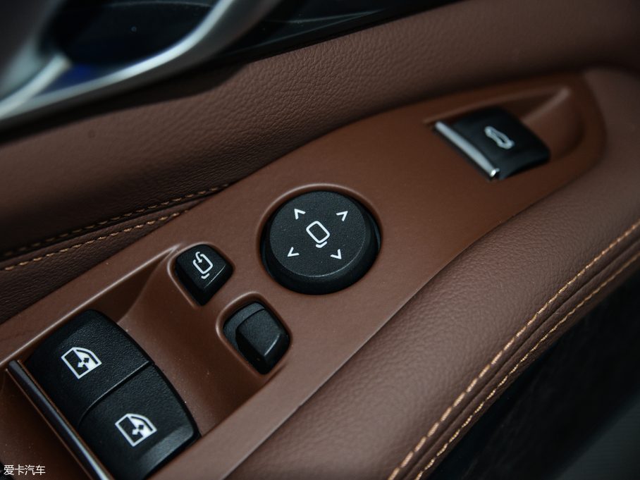 2019RX5(M) xDrive40i M\b