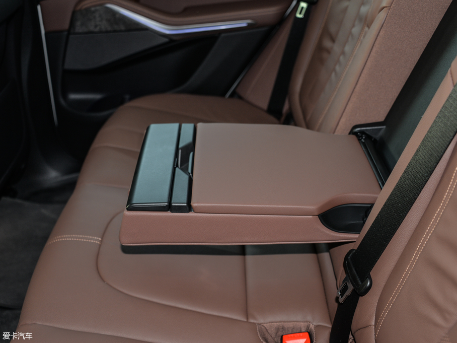 2019RX5(M) xDrive40i M\b