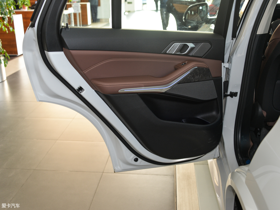 2019RX5(M) xDrive40i M\b