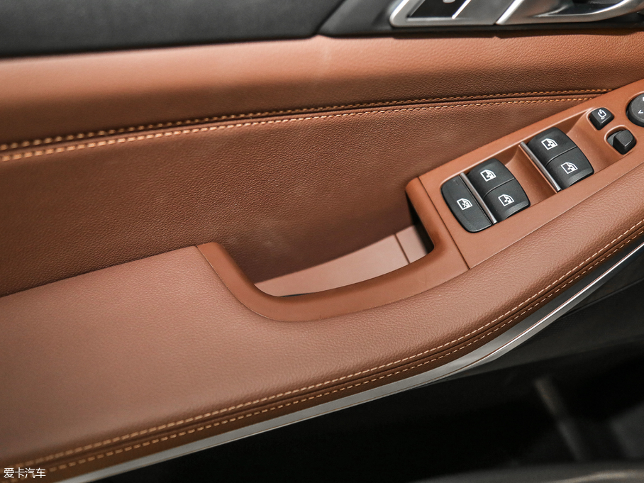 2019RX5(M) xDrive40i M\b