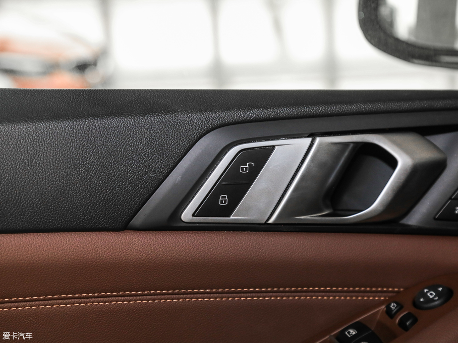 2019RX5(M) xDrive40i M\b