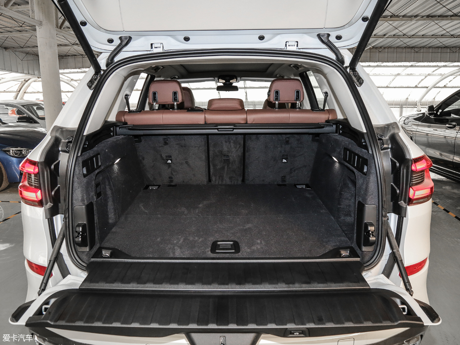 2019RX5(M) xDrive40i M\b