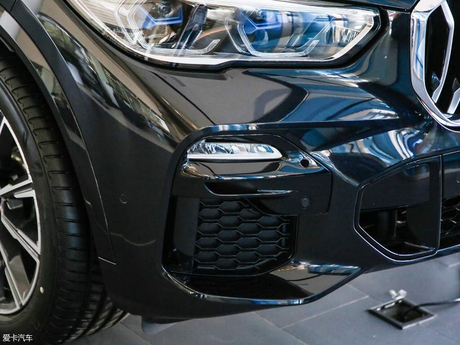 2019RX5(M) xDrive40i M\b