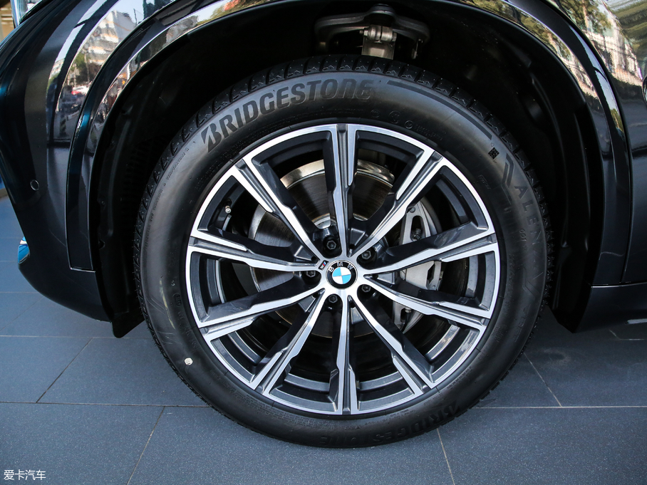 2019RX5(M) xDrive40i M\b