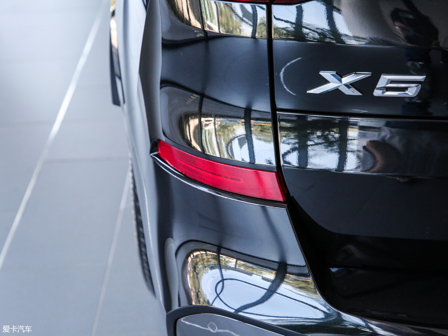 2019RX5(M) xDrive40i M\b