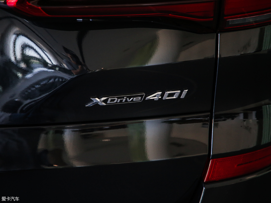 2019RX5(M) xDrive40i M\b