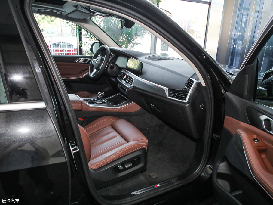 2019RX5(M) xDrive40i M\b