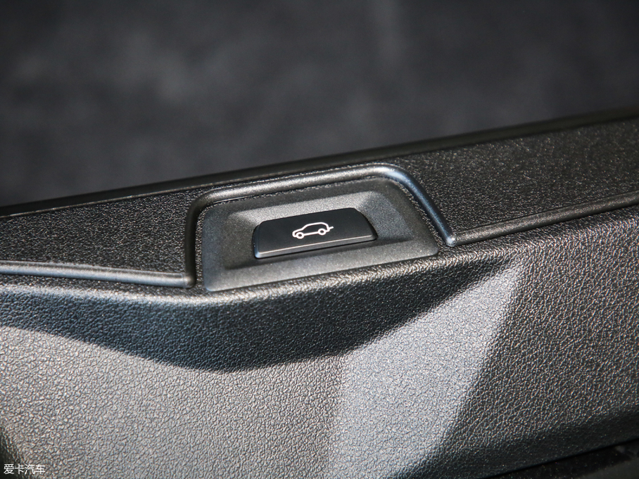 2019RX5(M) xDrive40i M\b