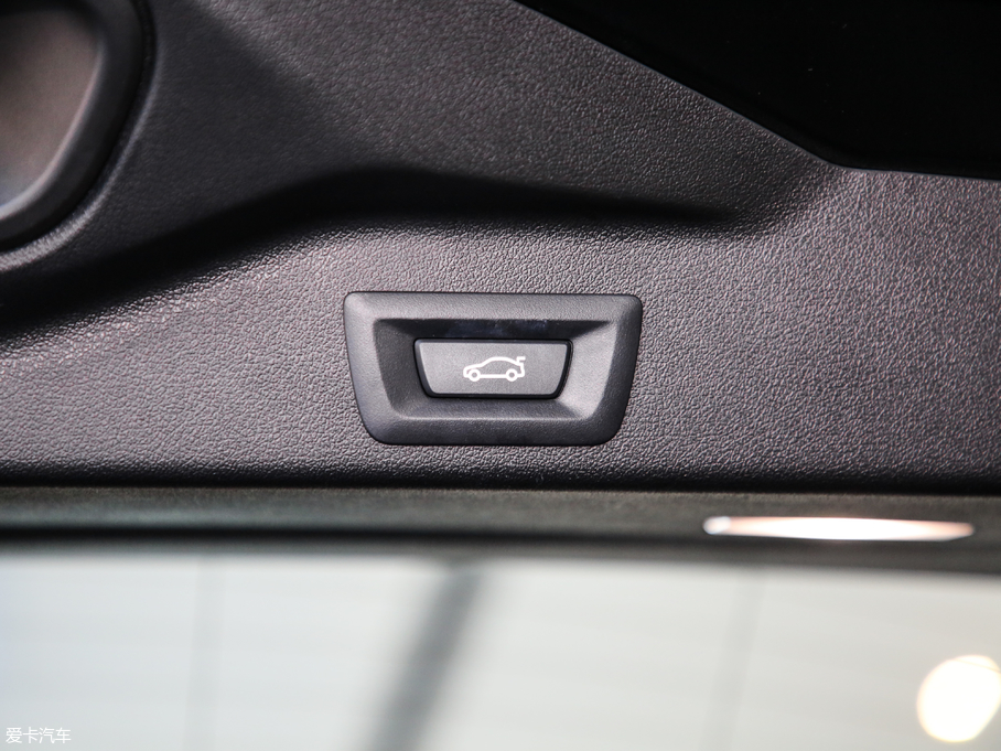 2019RX5(M) xDrive40i M\b