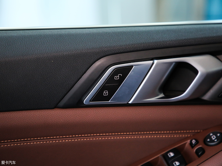 2019RX5(M) xDrive40i M\b