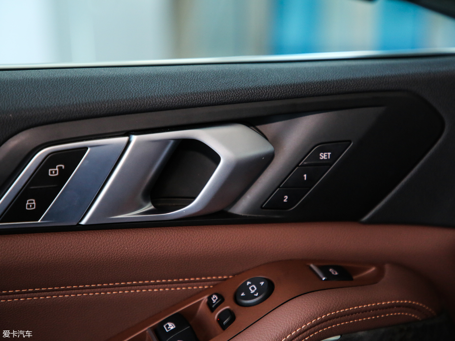 2019RX5(M) xDrive40i M\b