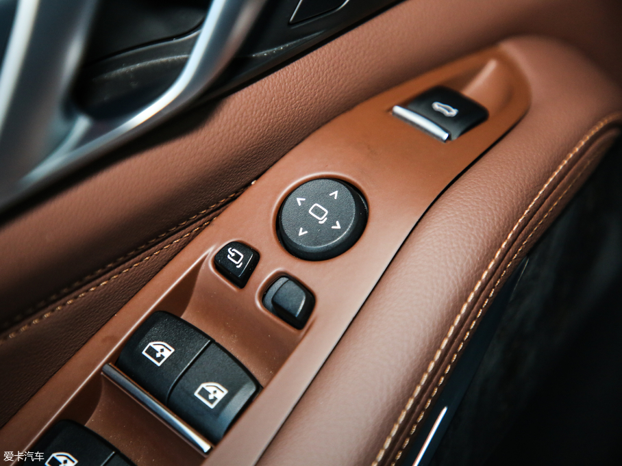 2019RX5(M) xDrive40i M\b