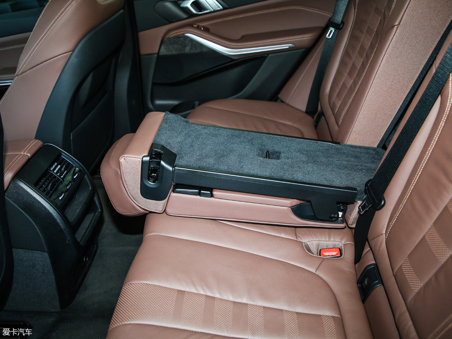 2019RX5(M) xDrive40i M\b