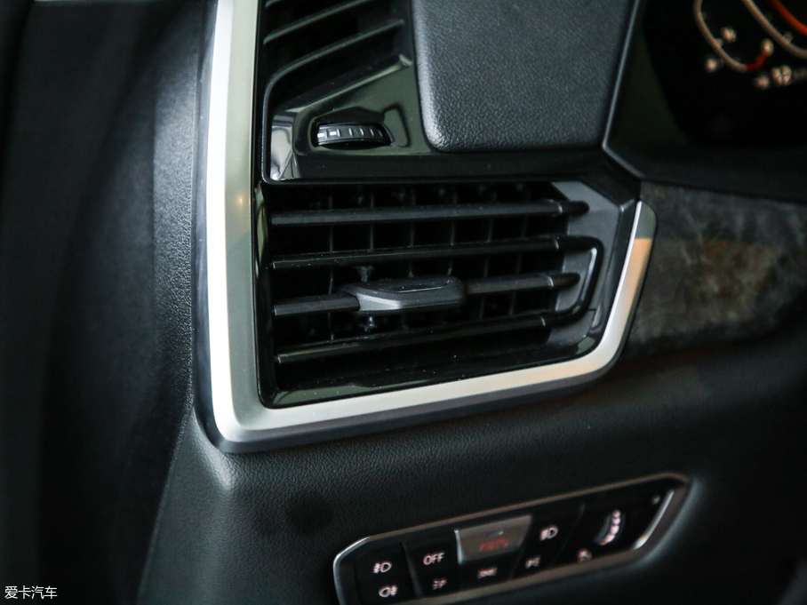 2019RX5(M) xDrive40i M\b