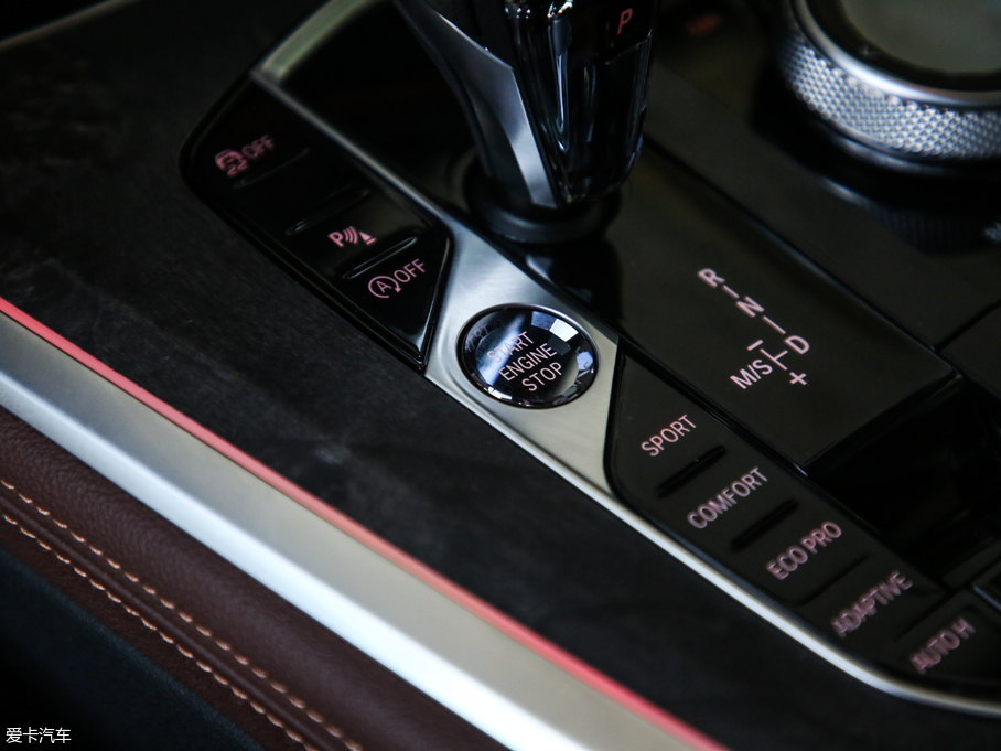 2019RX5(M) xDrive40i M\b