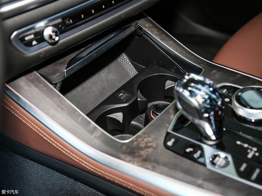 2019RX5(M) xDrive40i M\b