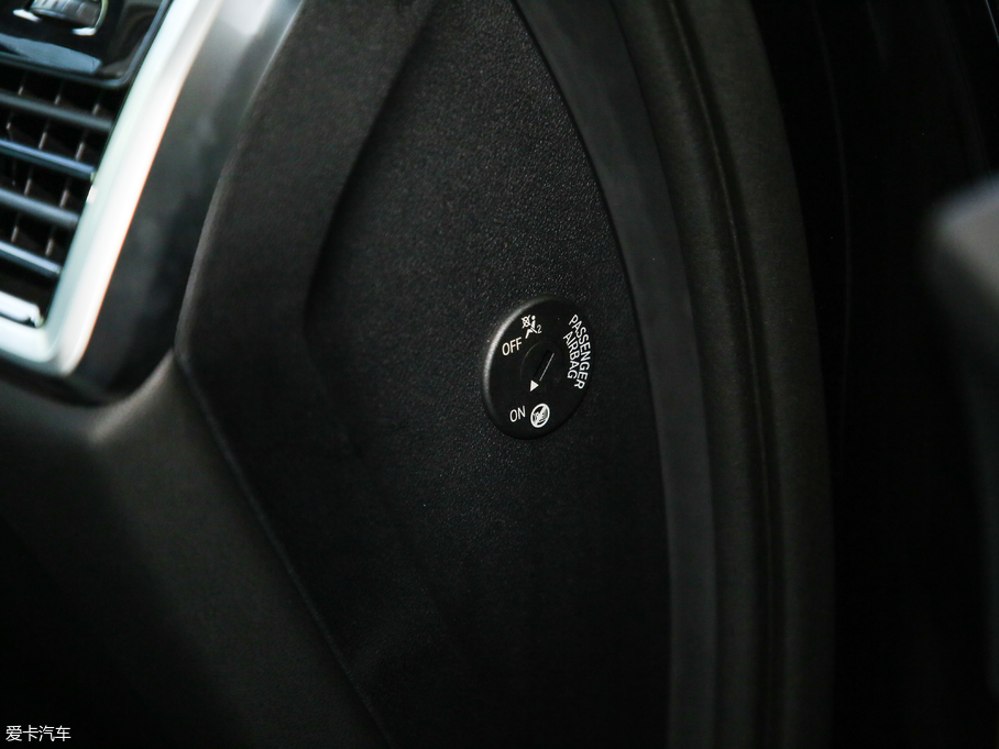 2019RX5(M) xDrive40i M\b