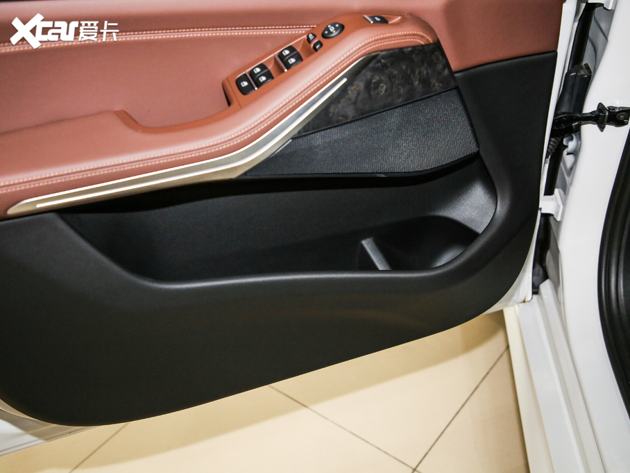 2019RX5(M) xDrive30i M\b