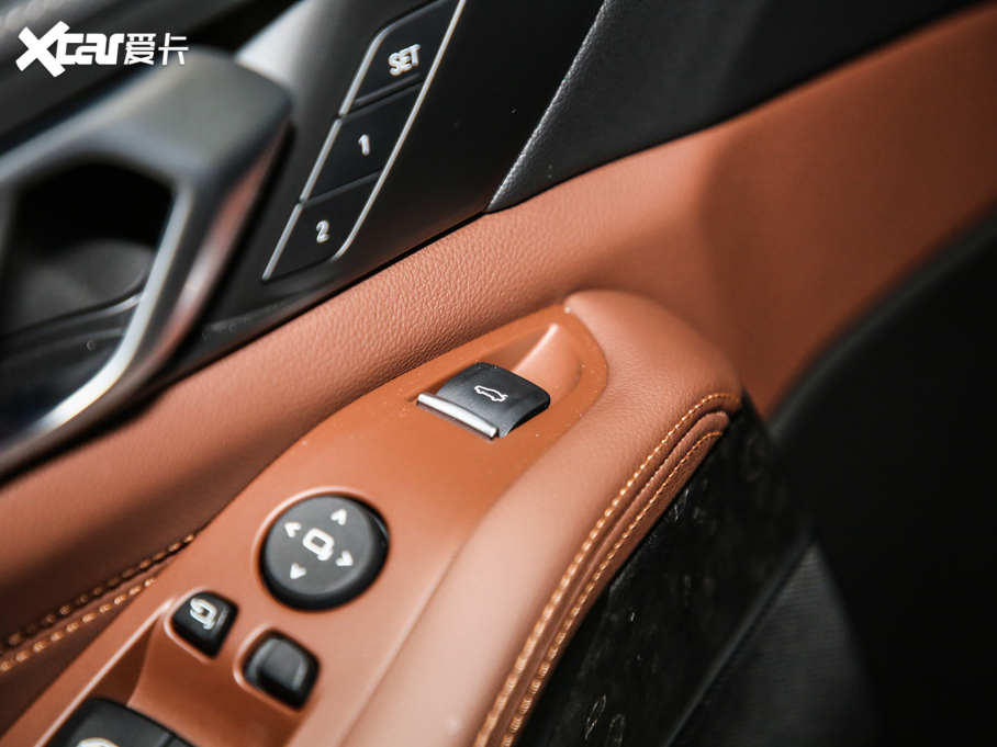 2019RX5(M) xDrive30i M\b