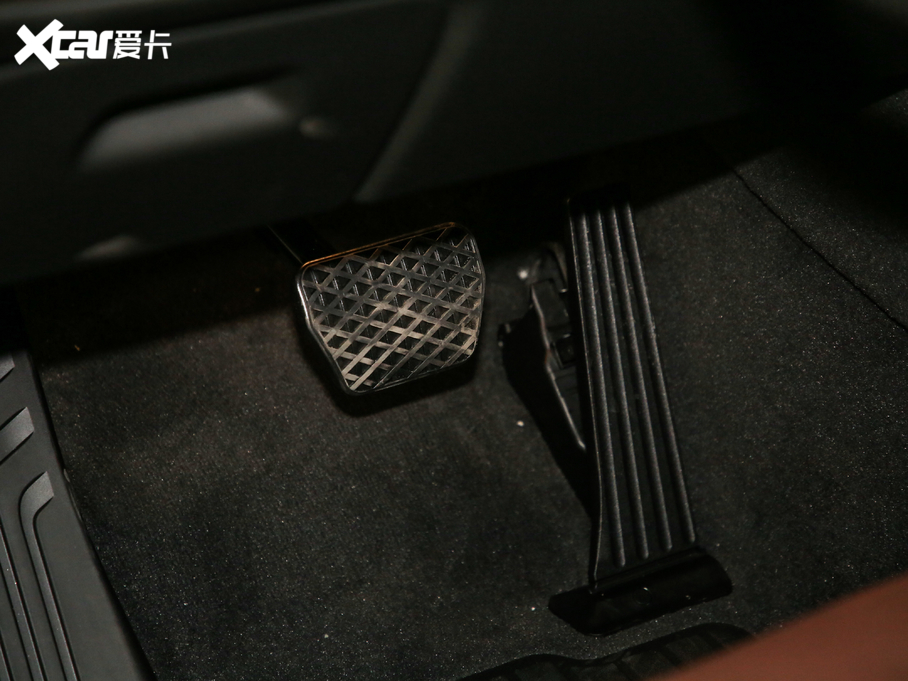 2019RX5(M) xDrive30i M\b