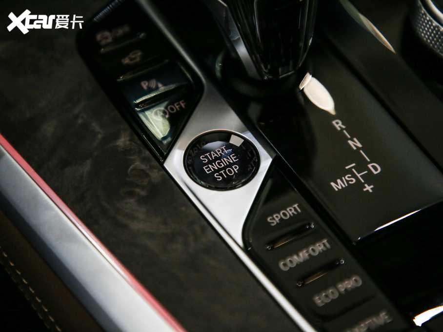 2019RX5(M) xDrive30i M\b