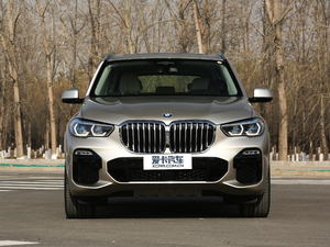 2019xDrive40i  M\b ^