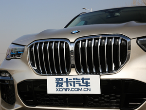 2019xDrive40i  M\b ^