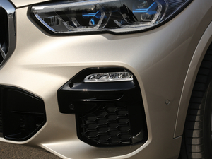 2019xDrive40i  M\b ^