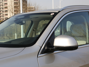 2019xDrive40i  M\b ^