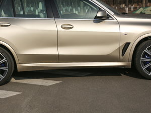 2019xDrive40i  M\b ^