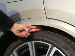 2019xDrive40i  M\b ^