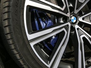 2019xDrive40i  M\b ^