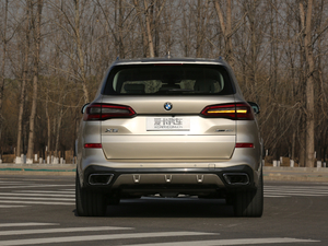 2019xDrive40i  M\b ^