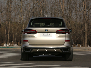 2019xDrive40i  M\b ^