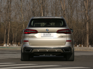 2019xDrive40i  M\b ^