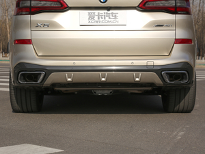 2019款xDrive40i 尊享型 M运动套装 排气管