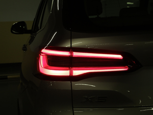 2019xDrive40i  M\b (ji)^