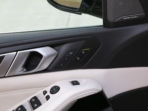 2019xDrive40i  M\b g