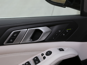 2019xDrive40i  M\b g