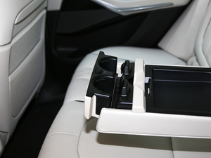 2019xDrive40i  M\b g