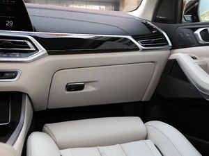 2019xDrive40i  M\b g