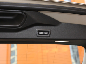 2019xDrive40i  M\b g