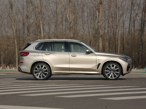 2019款xDrive40i 尊享型 M运动套装 整体外观