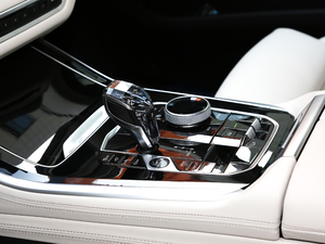 2019xDrive40i  M\b п؅^(q)