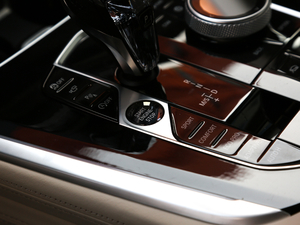 2019xDrive40i  M\b п؅^