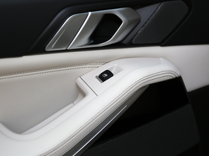 2019xDrive40i  M\b п؅^