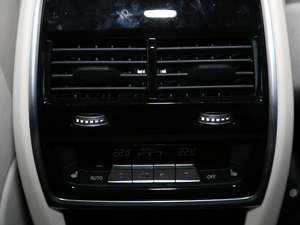 2019xDrive40i  M\b п؅^