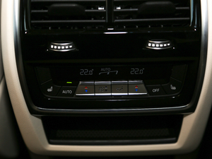 2019xDrive40i  M\b п؅^