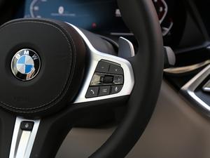 2019xDrive40i  M\b п؅^