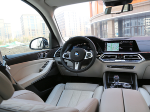 2019xDrive40i  M\b п؅^